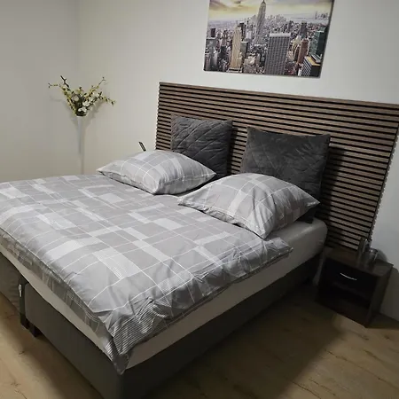 In Apartmán *